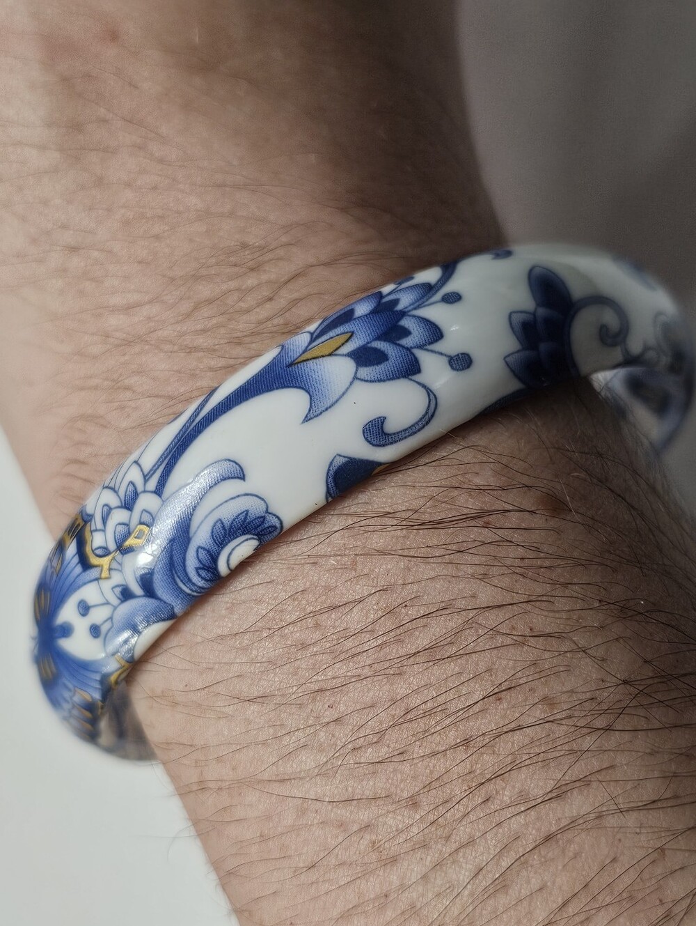 Blue & White Porcelain Bangle Bracelet Floral Butterfly Gold Trim 8"